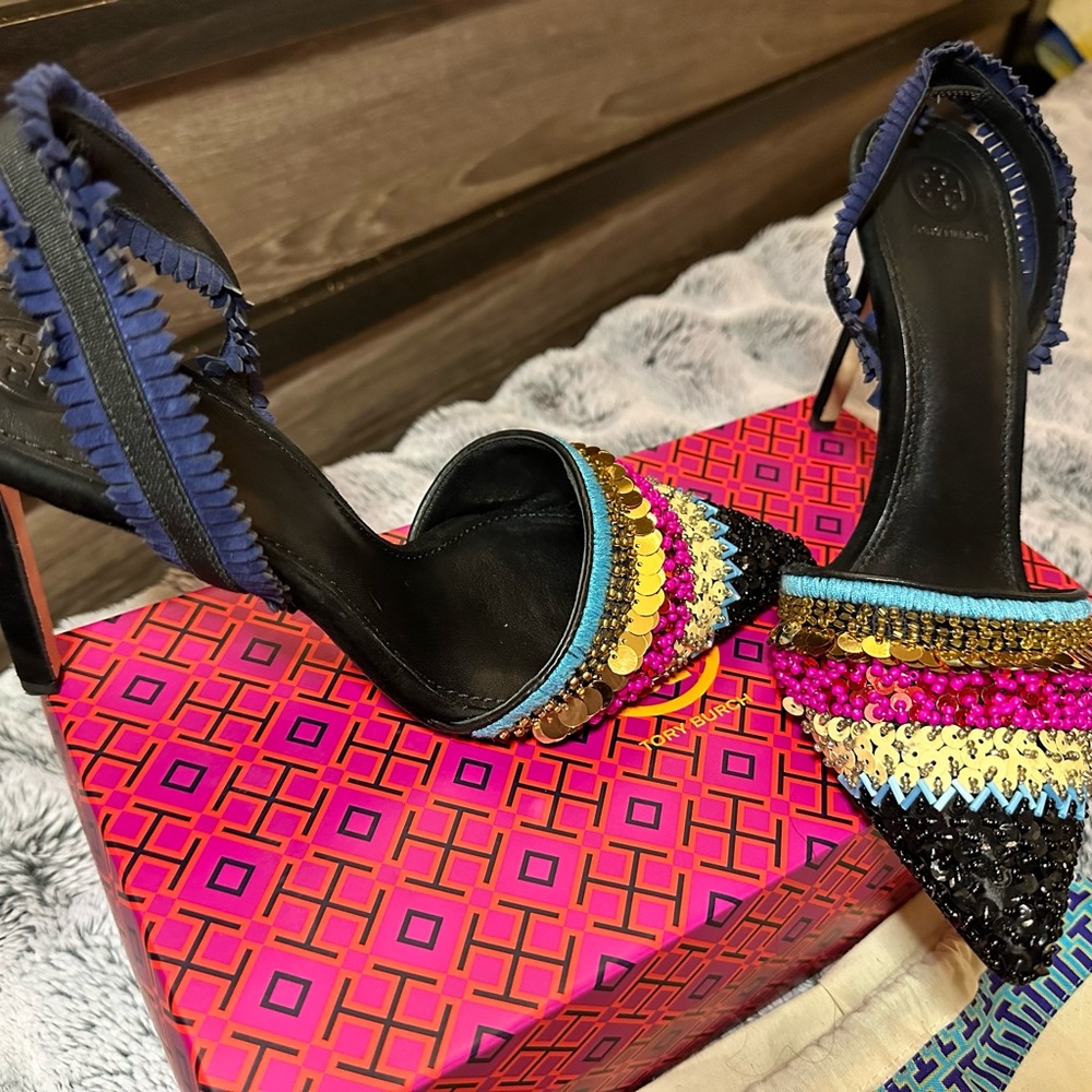 Tory Burch Sz 10.5 Razzle Dazzle. Definitely a statement shoe. !